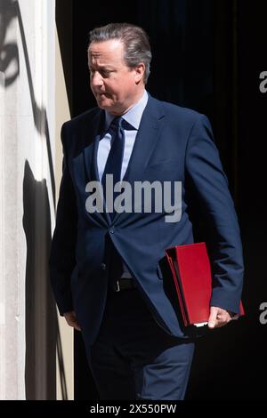 Londres, Royaume-Uni. 07 mai 2024. David Cameron, secrétaire d'État aux Affaires étrangères, au Commonwealth et au développement, quitte une réunion du Cabinet à Downing Street. Crédit : Justin Ng/Alamy Live News. Banque D'Images