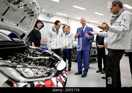 Roi Philippe - Filip de Belgique photographié lors d'une visite royale au centre technique Toyota, à Zaventem, mardi 07 mai 2024. Ce centre abrite les services de recherche et développement, d'achat et de fabrication, de conception et d'ingénierie de Toyota Motor Europe, y compris une piste d'essai de pointe inaugurée en 2011. Ce centre est, entre autres, chargé de renforcer la position du constructeur automobile japonais dans le domaine de l’hydrogène vert et la durabilité de ses modèles européens. Cette visite s’inscrit dans le cadre du 60e anniversaire de l’Association Belgique-Japon, le Belgi Banque D'Images