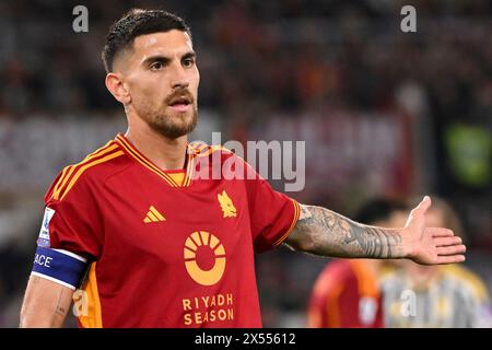 Lorenzo Pellegrini de l'AS Roma fait des gestes lors du match de Serie A entre L'AS Roma et la Juventus FC au stade Olimpico à Rome (Italie), le 5 mai 2024. Banque D'Images