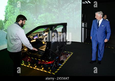 Roi Philippe - Filip de Belgique photographié lors d'une visite royale au centre technique Toyota, à Zaventem, mardi 07 mai 2024. Ce centre abrite les services de recherche et développement, d'achat et de fabrication, de conception et d'ingénierie de Toyota Motor Europe, y compris une piste d'essai de pointe inaugurée en 2011. Ce centre est, entre autres, chargé de renforcer la position du constructeur automobile japonais dans le domaine de l’hydrogène vert et la durabilité de ses modèles européens. Cette visite s’inscrit dans le cadre du 60e anniversaire de l’Association Belgique-Japon, le Belgi Banque D'Images