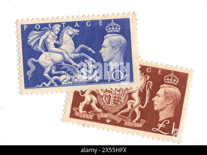Une paire de timbres-poste à la menthe de grande valeur, King George VI de Grande-Bretagne sur fond blanc. Banque D'Images