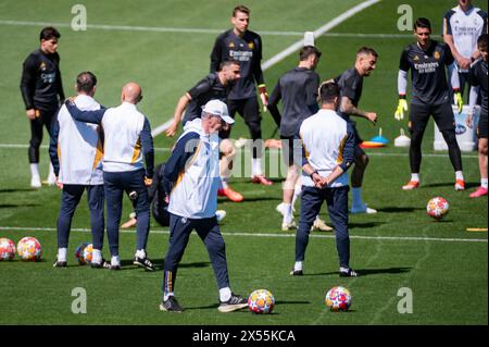 Valdebebas, Madrid, Espagne. 7 mai 2024. MADRID, ESPAGNE - 7 MAI : Carlo Ancelotti, entraîneur du Real Madrid, vu lors de la séance d'entraînement et de la conférence de presse du Real Madrid avant leur demi-finale de l'UEFA Champions League contre le FC Bayern Munchen à Ciudad Real Madrid le 7 mai 2024 à Valdebebas, Espagne. (Crédit image : © Alberto Gardin/ZUMA Press Wire) USAGE ÉDITORIAL SEULEMENT! Non destiné à UN USAGE commercial ! Banque D'Images