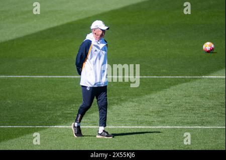 Valdebebas, Madrid, Espagne. 7 mai 2024. MADRID, ESPAGNE - 7 MAI : Carlo Ancelotti, entraîneur du Real Madrid, vu lors de la séance d'entraînement et de la conférence de presse du Real Madrid avant leur demi-finale de l'UEFA Champions League contre le FC Bayern Munchen à Ciudad Real Madrid le 7 mai 2024 à Valdebebas, Espagne. (Crédit image : © Alberto Gardin/ZUMA Press Wire) USAGE ÉDITORIAL SEULEMENT! Non destiné à UN USAGE commercial ! Banque D'Images