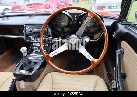 1972 Alfa Romeo Montréal intérieur Banque D'Images