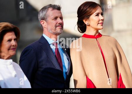 Le roi Frederik X et la reine Marie, ainsi que le couple royal suédois et le couple prince héritier, participent à une visite au Musée nordique de Stockholm, le mardi 7 mai 2024. Au Musée nordique, le couple royal participe à une visite de l'exposition 'Nordbo', qui raconte les gens et la vie dans les pays nordiques au cours des 500 dernières années. Le couple royal plante par la suite un pommier de Graasten. Lundi et mardi, le couple royal danois effectuera sa première visite d’État en Suède. Lors de la visite d’Etat, le couple royal rencontrera entre autres des astronomes danois et suédois Banque D'Images