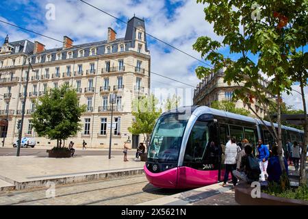 Tramway Urbain, Place Darcy, Dijon, Côte d'Or, Bourgogne, Bourgogne, France, Europe Banque D'Images