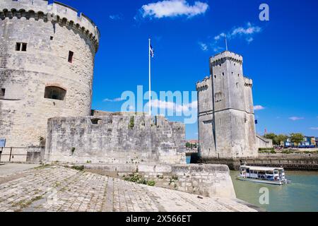 Le vieux port avec tour Saint-Nicolas et tour de la chaîne. La Rochelle. Poiteau. La Charente-Maritime. France Banque D'Images