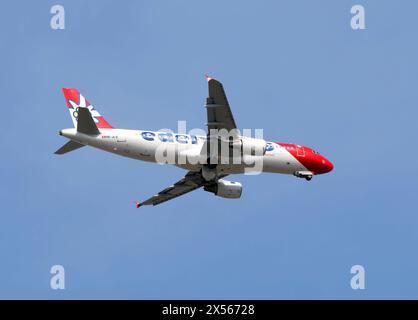 Edelweiss Air (est une compagnie aérienne suisse de loisirs, charter et la société sœur de Swiss International Air Lines), Airbus A320-214 Budapest, Hongrie Banque D'Images