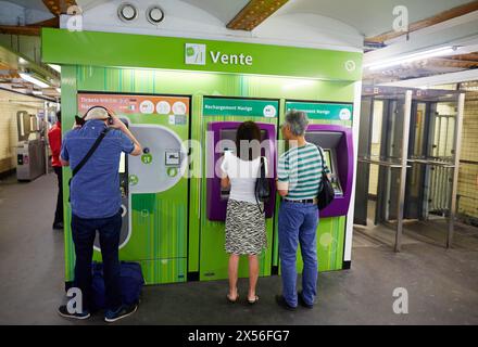 La vente de billets de métro, métro, Paris, France Banque D'Images