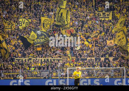 Dortmund, Allemagne, 04 mai 2024 : les fans du Borussia Dortmund lors du match de football 1.Bundesliga entre le Borussia Dortmund et le FC Augsburg au signal Iduna Park à Dortmund, Allemagne. Philipp Kresnik (Philipp Kresnik/SPP) crédit : SPP Sport Press photo. /Alamy Live News Banque D'Images