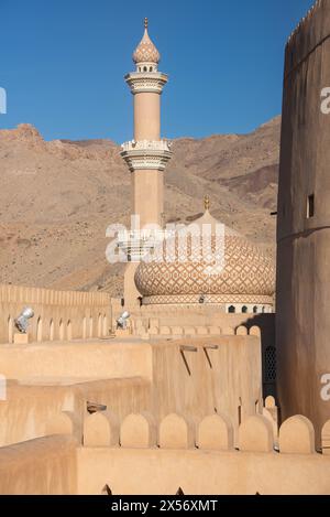 Sultan Qaboos Grande Mosquée vue du fort de Nizwa, Nizwa, Oman Banque D'Images