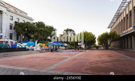 Camp palestinien de protestation UC Berkeley. Berkeley, Californie, États-Unis. 5 mai 2024 : Une photo de manifestants palestiniens campant sur le campus de l'UC Berkeley Banque D'Images