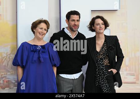 LONDRES, ANGLETERRE, Royaume-Uni - 07 MAI 2024 : Fiona Shaw, John Krasinski, Phoebe Waller-Bridge assistent à la première britannique de 'IF' au Cineworld Leicester Square le 07 mai 2024 à Londres, en Angleterre. Crédit : Voir Li/Picture Capital/Alamy Live News Banque D'Images