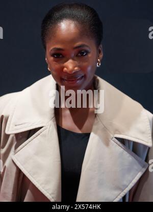 Adelayo Adedayo pose sur le tapis rouge avant l'événement Press Line avant la projection de la saison 2 de 'The Responder' à FACT Picture House Liverpool Banque D'Images