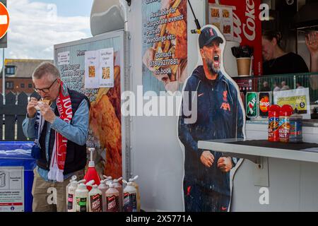 Les supporters de Liverpool à Anfield pendant le match de football anglais de premier League entre Liverpool FC et Tottenham Hotspur F.C.mai 5,2024, Liverpool, Royaume-Uni Banque D'Images