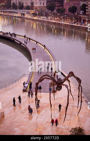 'Maman' sculpture de l'artiste franco-américaine Louise Bourgeois, Musée Guggenheim, Bilbao, Biscaye, Pays Basque, Espagne, Europe Banque D'Images