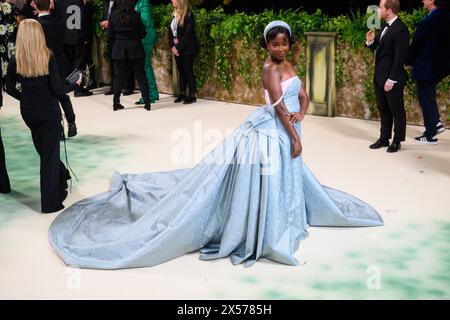 New York, États-Unis. 6 mai 2024. Amanda Gorman participant au Metropolitan Museum of Art costume Institute Benefit Gala 2024 à New York, États-Unis le crédit photo devrait se lire : Matt Crossick/Alamy Live News Banque D'Images