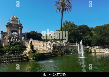 Barcelone, Espagne : ville dynamique et parcs. Banque D'Images