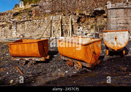 Plateau de Denniston, district de Buller, wagons de charbon rouillés de Denniston et vestiges de mines de charbon, côte ouest, île sud, Aotearoa / Nouvelle-Zélande. Banque D'Images