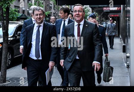 New York, États-Unis. 07 mai 2024. Boris Pistorius (SPD), ministre fédéral de la Défense, en route vers un rendez-vous. Au cours de son voyage de politique militaire, le ministre rencontre des homologues, des diplomates et des officiers. Crédit : Britta Pedersen/dpa/Alamy Live News Banque D'Images