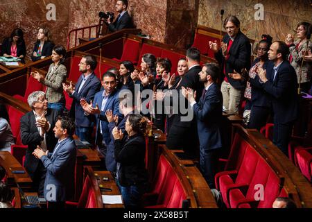 Paris, France. 07 mai 2024. Vue du banc parlementaire de la France insoumise, lors des questions à la session gouvernementale à l'Assemblée nationale. Une séance hebdomadaire d'interrogation du gouvernement français a lieu à l'Assemblée nationale au Palais Bourbon à Paris. Crédit : SOPA images Limited/Alamy Live News Banque D'Images