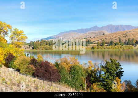 Lac Hayes en automne, près de Queenstown, Otago, Île du Sud, Nouvelle-Zélande Banque D'Images