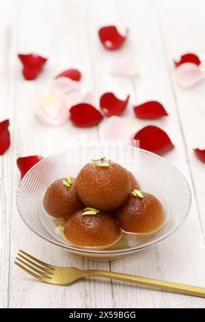 Gulab jamun maison, dessert indien traditionnel Banque D'Images