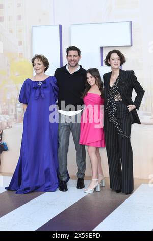 LONDRES, ANGLETERRE - 07 MAI : Fiona Shaw, John Krasinski, Cailey Fleming et Phoebe Waller-Bridge assistent à la première britannique de 'IF' au Cineworld, Leicester Square le 7 mai 2024 à Londres, en Angleterre. CAP/Mar ©Mar/Capital Pictures Banque D'Images