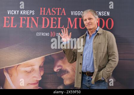 Madrid, Espagne. 08 mai 2024. Viggo Mortensen lors d'une photocall pour le nouveau film 'jusqu'au bout du monde' à l'Hôtel Urso le 8 mai 2024 à Madrid, Espagne. Crédit : Sipa USA/Alamy Live News Banque D'Images