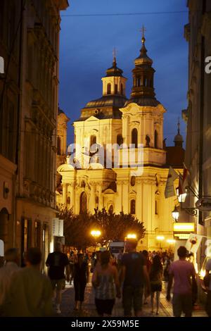 Église Saint Nicolas, Staromestske Namesti (place de la vieille ville), Prague, République Tchèque Banque D'Images