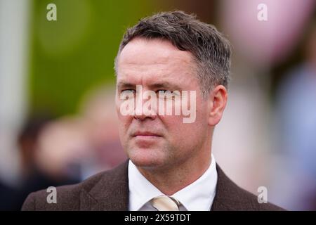 L'ancien footballeur Michael Owen, propriétaire de He's A Gentleman, lors de la Journée des essais du festival Boodles May à l'hippodrome de Chester. Date de la photo : mercredi 8 mai 2024. Banque D'Images