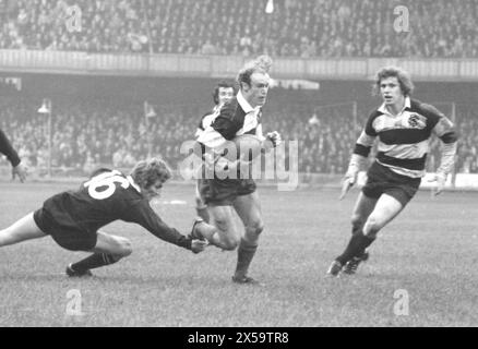 27/73 : avec Ball, Mike Gibson, (Irlande ) Barbarians v New Zealand Banque D'Images