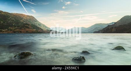 Ullswater au crépuscule, la région du lac, Cumbria, Angleterre. Ullswater est un lac glaciaire de Cumbria, en Angleterre, qui fait partie du parc national du Lake District. I Banque D'Images