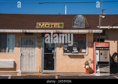 Classic American Motel, Vintage Neon Motel Signs, Barstow, États-Unis Banque D'Images