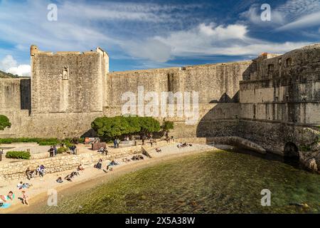 Bokar-Festung und Kolorina Bucht in Dubrovnik, Kroatien, Europa | forteresse Bokar et Kolorina Bay in Dubrovnik, Croatie, Europe Banque D'Images