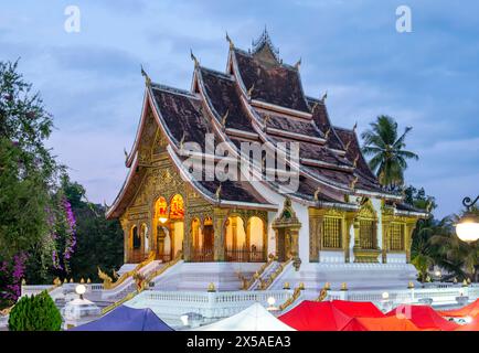 Pavillon Wat Ho Pha Bang, Palais Royal, Luang Prabang, Laos Banque D'Images