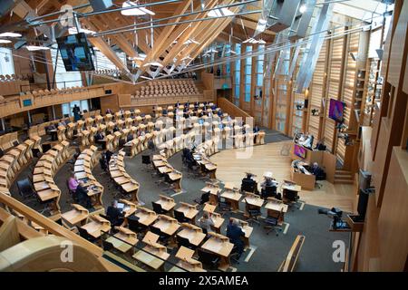 Édimbourg, Écosse, Royaume-Uni. 8 mai 2024. PHOTO : vue de la Chambre. Débat sur le Parti conservateur et unioniste écossais : mise en œuvre de la revue Cass en Écosse, scènes à l'intérieur de la salle de débat du Parlement écossais à Holyrood. Crédit : Colin d Fisher crédit : Colin Fisher/Alamy Live News Banque D'Images