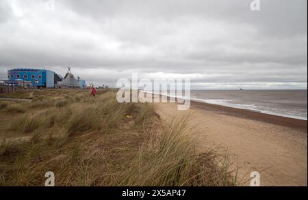 Great Yarmouth, Norfolk, Angleterre, 28 avril 2024, une vue sur la plage de Great Yarmouth par une journée ennuyeuse. Banque D'Images