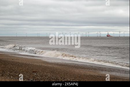 Great Yarmouth, Norfolk, Angleterre, 28 avril 2024, une vue sur la plage de Great Yarmouth par une journée ennuyeuse. Banque D'Images