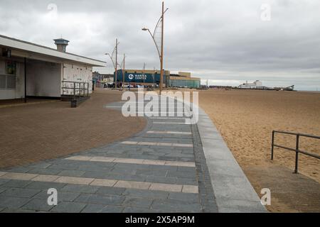 Great Yarmouth, Angleterre, avril 2024, une vue paysagère de la promenade. Banque D'Images