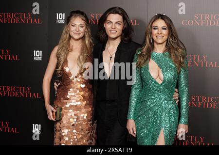 Georgia Lock (à gauche), Damian et Elizabeth Hurley arrivent pour une projection spéciale du film Strictly Confidential de Damian Hurley à Everyman Chelsea à Londres. Date de la photo : mercredi 8 mai 2024. Banque D'Images