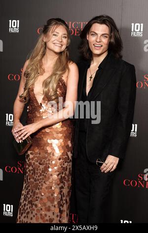 Georgia Lock et Damian Hurley arrivent pour une projection spéciale de son film Strictly Confidential à Everyman Chelsea à Londres. Date de la photo : mercredi 8 mai 2024. Banque D'Images