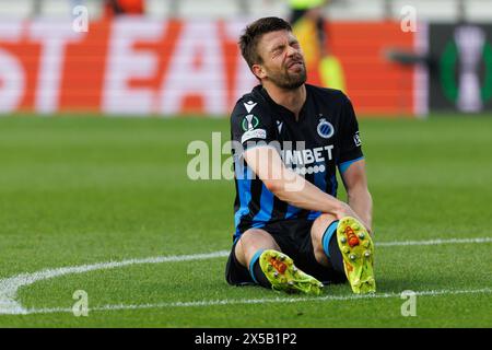 Bruges, Belgique. 08 mai 2024. Brandon Mechele du club est blessé lors d'un match de football entre le Club belge Brugge KV et l'Italien ACF Fiorentina, mercredi 08 mai 2024, le match retour de la demi-finale de l'UEFA Conference League. BELGA PHOTO KURT DESPLENTER crédit : Belga News Agency/Alamy Live News Banque D'Images