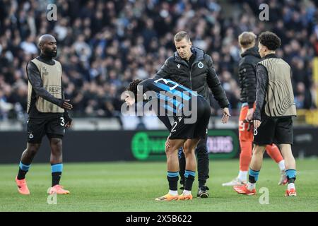 Bruges, Belgique. 08 mai 2024. Les joueurs du club semblent déçus après un match de football entre le Club belge Brugge KV et l'Italien ACF Fiorentina, mercredi 08 mai 2024, étape retour de la demi-finale de l'UEFA Conference League. BELGA PHOTO BRUNO FAHY crédit : Belga News Agency/Alamy Live News Banque D'Images