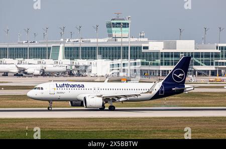Lufthansa Ein Airbus A320-271N von Lufthansa startet von der Südstartbahn des Flughafen München. Immatriculation des Airbus A320neo d-AINR. München, Deutschland, 07.04.2023 *** Lufthansa un Airbus A320 271N de Lufthansa décolle de la piste sud de l'aéroport de Munich immatriculation de l'Airbus A320neo d AINR Munich, Allemagne, 07 04 2023 Banque D'Images