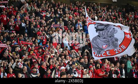 LILLE - Lille les supporters de l'OSC lors du match de Ligue 1 entre Lille OSC et l'Olympique Lyonnais au stade Pierre-Mauroy le 6 mai 2023 à Lille. ANP | Hollandse Hoogte | Gerrit van Keulen Banque D'Images