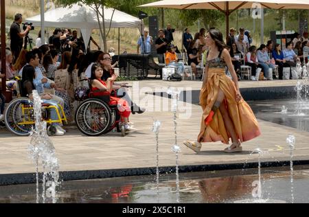 Les mannequins handicapés participent à un défilé de mode à Mexico, au Mexique Banque D'Images