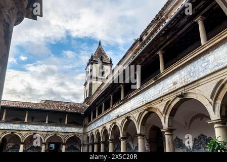 Salvador, Bahia, Brésil - 08 juin 2019 : vue intérieure du couvent de Sao Francisco à Pelourinho, centre historique de la ville de Salvador, Bahia. Banque D'Images