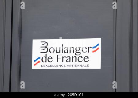 Bordeaux , France - 04 29 2024 : étiquette boulanger de france logo de marque et texte d'enseigne façade d'entrée boulangerie française pains traditionnels officia Banque D'Images