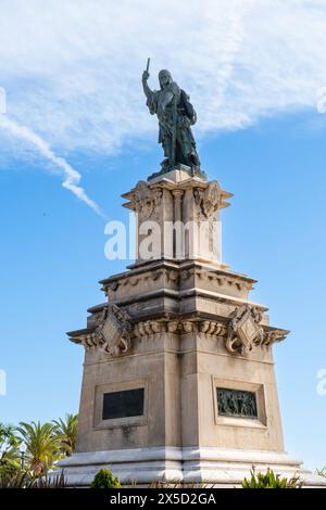 Statue am Aussichtspunkt am Ende der Rambla Nova, der balcon Mediterraneo, Balkon zum Mittelmeer Tarragona Katalonien Spanien *** Statue au viewpo Banque D'Images